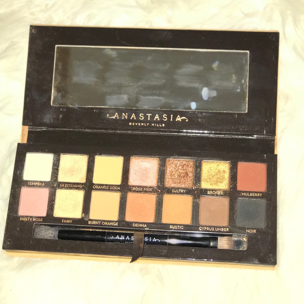 Anastasia Beverly Hills Soft Glam palette